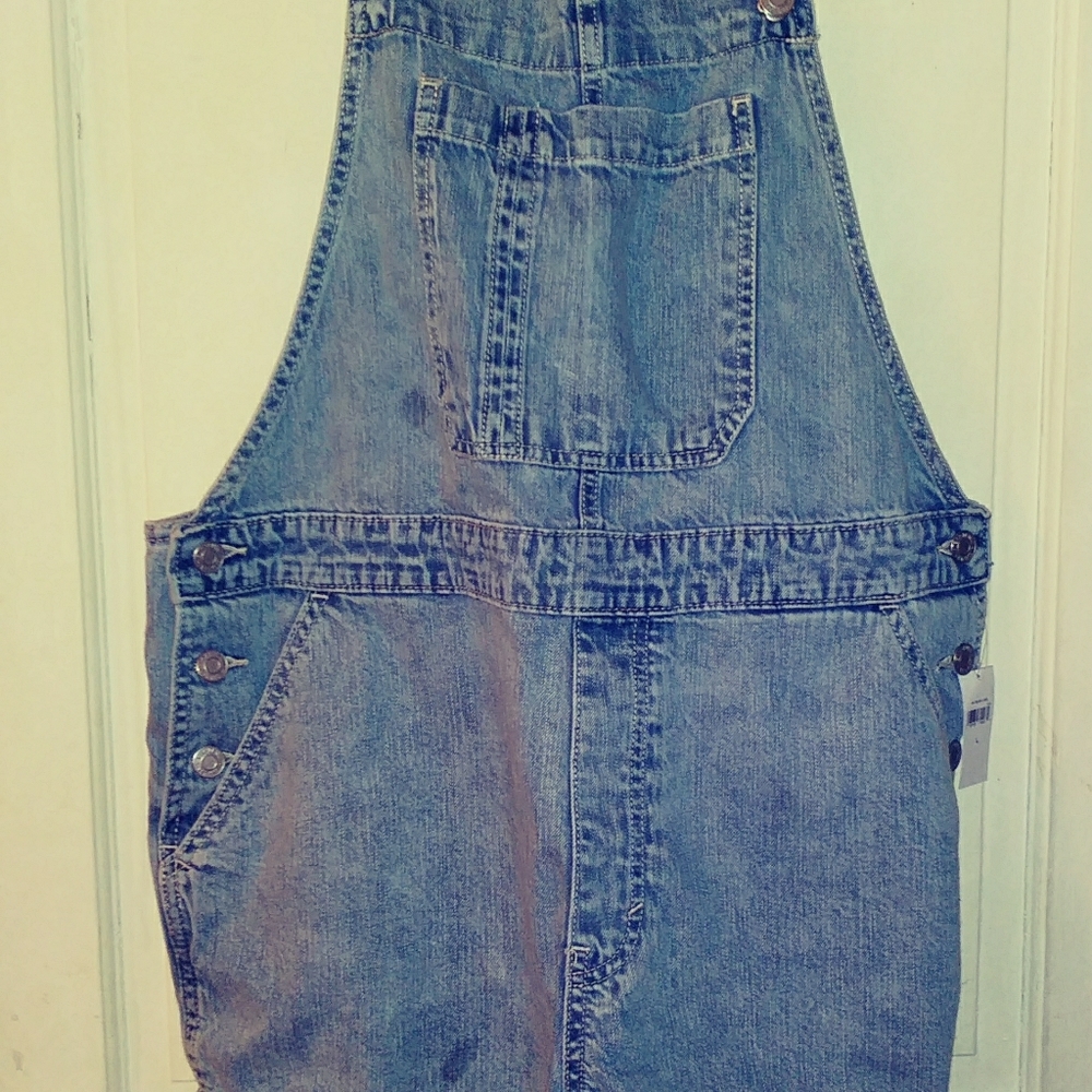 Gap jean jumper ! (SHORTS) ..